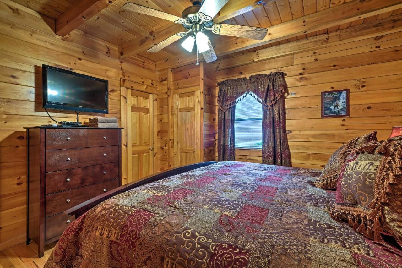 Pigeon Forge Cabin With Hot Tub, Grill And Pool Table! Sevierville Exterior foto